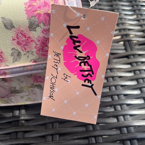 Brand new Betsey Johnson crossbody - Picture 7 of 11